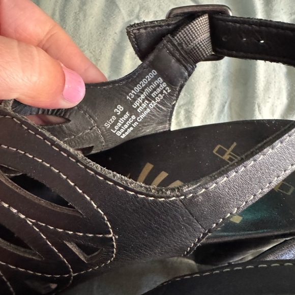 Dansko Rowena Leather Clog Sandals Black Studded Heels Size 38 - Picture 5 of 6